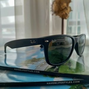 Ray-Ban Matte Black New Wayfarer Sunglasses